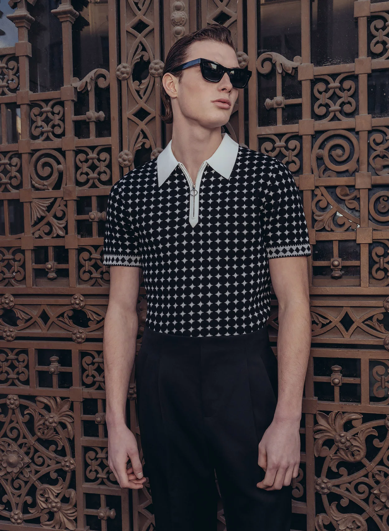 Black Pleated No Waistband Flare Trouser - Image 3