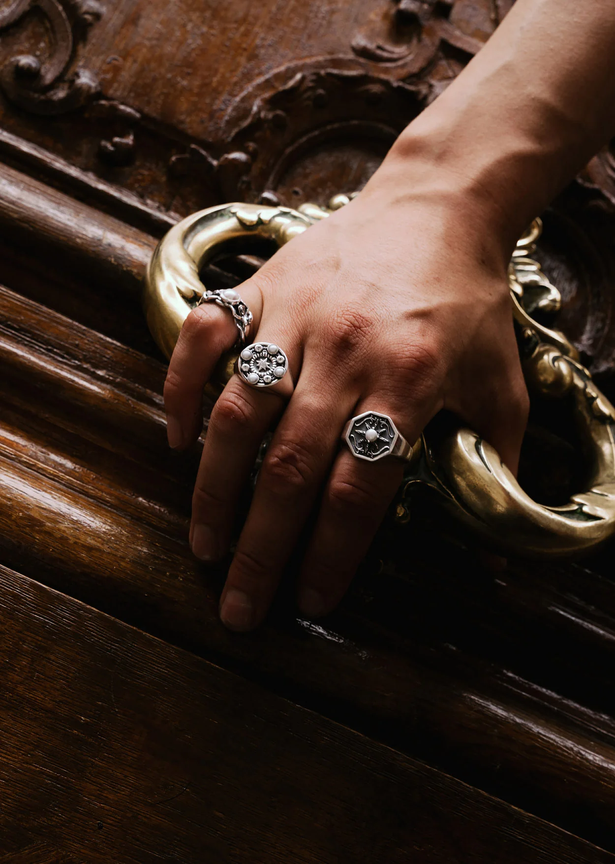Silver Pearl & Crystal Signet Ring - Image 4