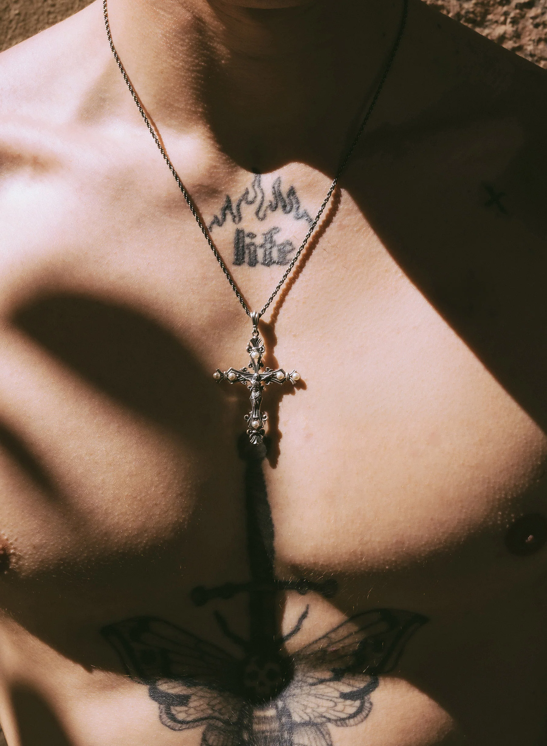 Silver Ornate Crucifix Necklace - Image 3